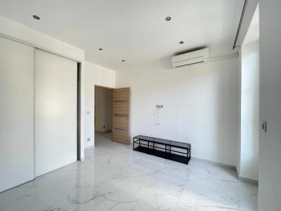 For sale Nice 3 rooms 54 m2 Alpes Maritimes (06000) photo 2