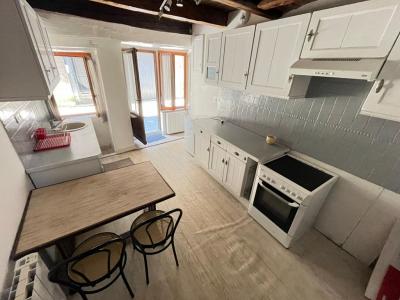 For sale 3 rooms 41 m2 Cantal (15100) photo 1