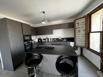 For sale 3 rooms 78 m2 Gard (30800) photo 2