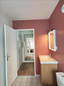 For rent Moisselles 1 room 29 m2 Val d'Oise (95570) photo 4