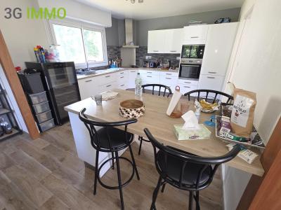 For sale Gourin 6 rooms 135 m2 Morbihan (56110) photo 4