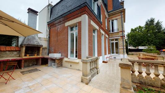 Louer Appartement 290 m2 Creteil