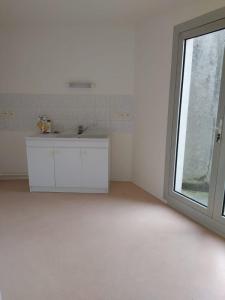 For rent Blanc 2 rooms 46 m2 Indre (36300) photo 2