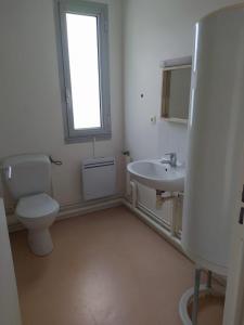 For rent Blanc 2 rooms 46 m2 Indre (36300) photo 4