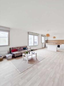 For sale Montbeliard 4 rooms 89 m2 Doubs (25200) photo 2