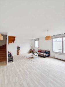 For sale Montbeliard 4 rooms 89 m2 Doubs (25200) photo 3