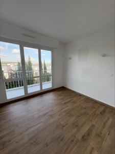 For sale Noisy-le-grand 3 rooms 61 m2 Seine saint denis (93160) photo 3