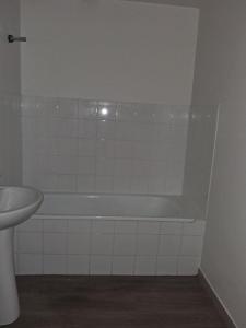 For rent Champigny-sur-veude 4 rooms 73 m2 Indre et loire (37120) photo 2