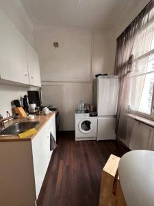 Louer Appartement Paris-17eme-arrondissement 824 euros