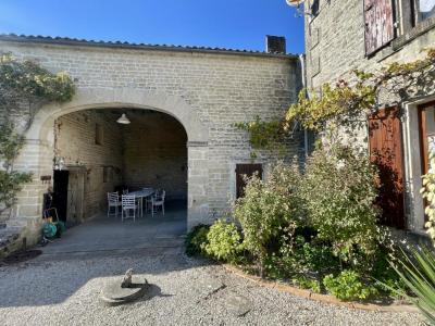 For sale Saint-georges-de-longuepierre 4 rooms 175 m2 Charente maritime (17470) photo 1