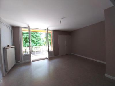 Louer Appartement 96 m2 Saint-urbain-maconcourt