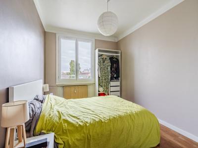 For sale Lyon-8eme-arrondissement 3 rooms 72 m2 Rhone (69008) photo 4