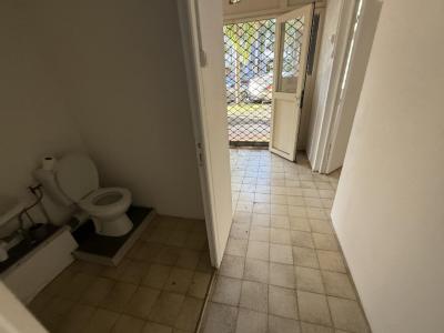 Louer Local commercial Saint-denis 15480 euros