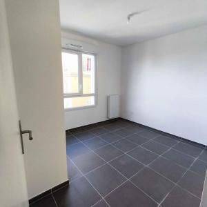 For rent Marseille-14eme-arrondissement 4 rooms 79 m2 Bouches du Rhone (13014) photo 4