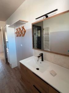 For rent Reignac 5 rooms 135 m2 Gironde (33860) photo 2