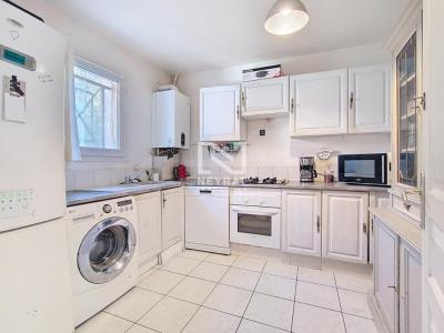 For sale Montauroux 4 rooms 81 m2 Var (83440) photo 3