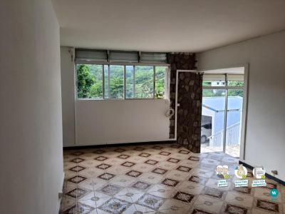 Louer Maison Sainte-anne 1400 euros