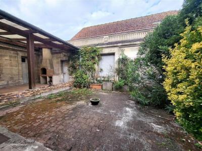 For sale Saint-medard-en-jalles 14 rooms 396 m2 Gironde (33160) photo 0