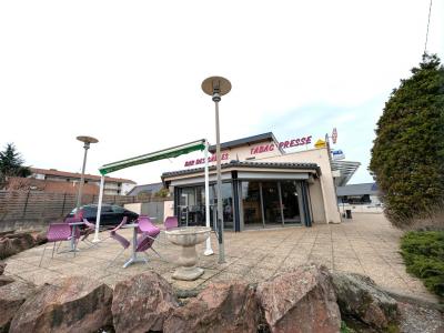 For sale PROCHE ZONE COMMERCIALE 240 m2 Loire (42300) photo 0