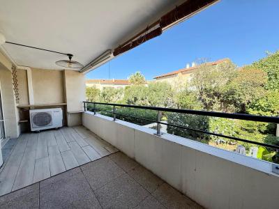For sale Marseille-8eme-arrondissement 3 rooms 90 m2 Bouches du Rhone (13008) photo 1