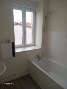 Louer Appartement Rozier-en-donzy 365 euros