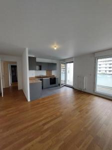 For rent Rueil-malmaison 4 rooms 76 m2 Hauts de Seine (92500) photo 0