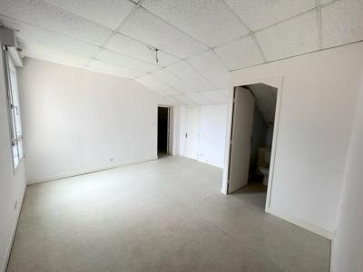 Louer Appartement Coteau 593 euros