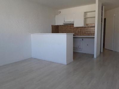 For rent Begles 2 rooms 37 m2 Gironde (33130) photo 0