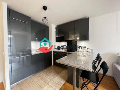 For rent Issy-les-moulineaux 3 rooms 63 m2 Hauts de Seine (92130) photo 2