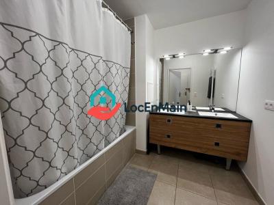 For rent Issy-les-moulineaux 3 rooms 63 m2 Hauts de Seine (92130) photo 4