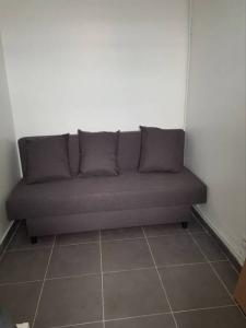 Louer Appartement 9 m2 Paris-19eme-arrondissement