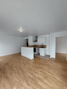 For rent Issy-les-moulineaux 4 rooms 93 m2 Hauts de Seine (92130) photo 2