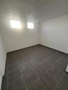 Louer Local commercial 47 m2 Lamentin