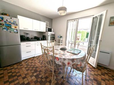 For sale RSIDENTIEL 4 rooms 91 m2 Loire (42300) photo 4