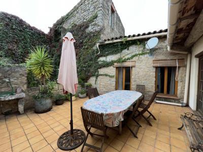 For sale 4 rooms 151 m2 Herault (34210) photo 0