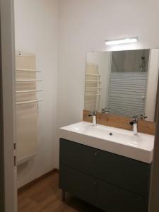 For rent Cadillac 4 rooms 86 m2 Gironde (33410) photo 2