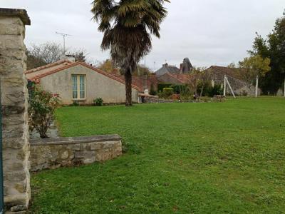 For sale Caillere-saint-hilaire 4 rooms 84 m2 Vendee (85410) photo 0