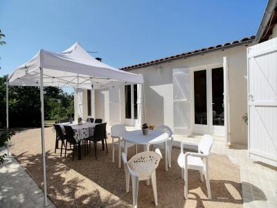 For sale Saint-sauvant 5 rooms 115 m2 Charente maritime (17610) photo 0