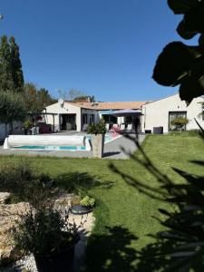 For sale Thou 6 rooms 196 m2 Charente maritime (17290) photo 0