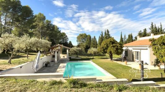 For sale Eyragues 5 rooms 145 m2 Bouches du Rhone (13630) photo 0