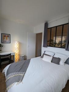 For rent Courbevoie 4 rooms 22 m2 Hauts de Seine (92400) photo 0