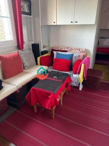 Annonce Location Appartement Paris-18eme-arrondissement 75