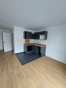 For rent Suresnes 1 room 22 m2 Hauts de Seine (92150) photo 1