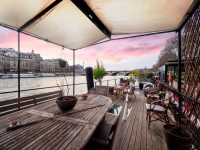 For sale 4 rooms 80 m2 Paris (75001) photo 0