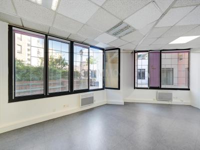 For sale Kremlin-bicetre 10 rooms Val de Marne (94270) photo 0