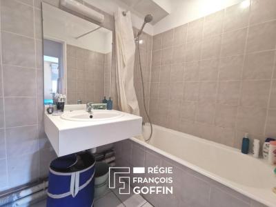 For rent Lyon-3eme-arrondissement 2 rooms 47 m2 Rhone (69003) photo 4