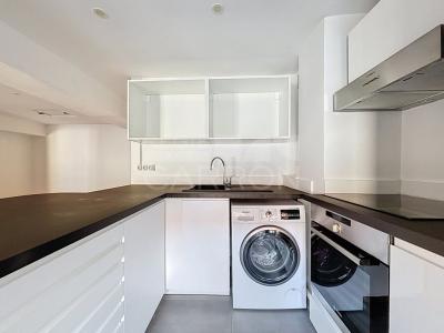 For rent Lyon-6eme-arrondissement 2 rooms 57 m2 Rhone (69006) photo 2