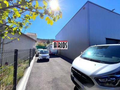 Louer Local commercial 420 m2 Hyeres