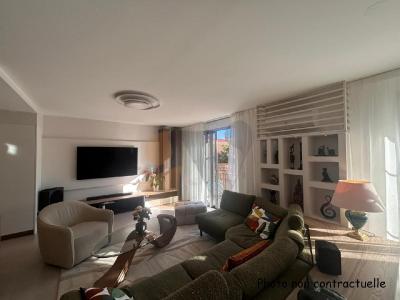 For sale centre ville, commerces,  4 rooms 113 m2 Herault (34200) photo 1