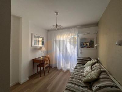 For sale centre ville, commerces,  4 rooms 113 m2 Herault (34200) photo 3